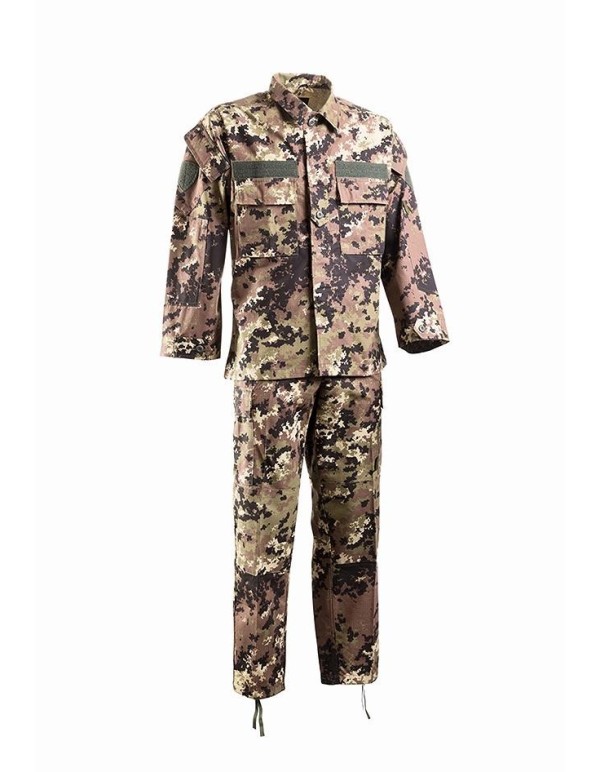 UNIFORME DA SERVIZIO E COMBATTIMENTO